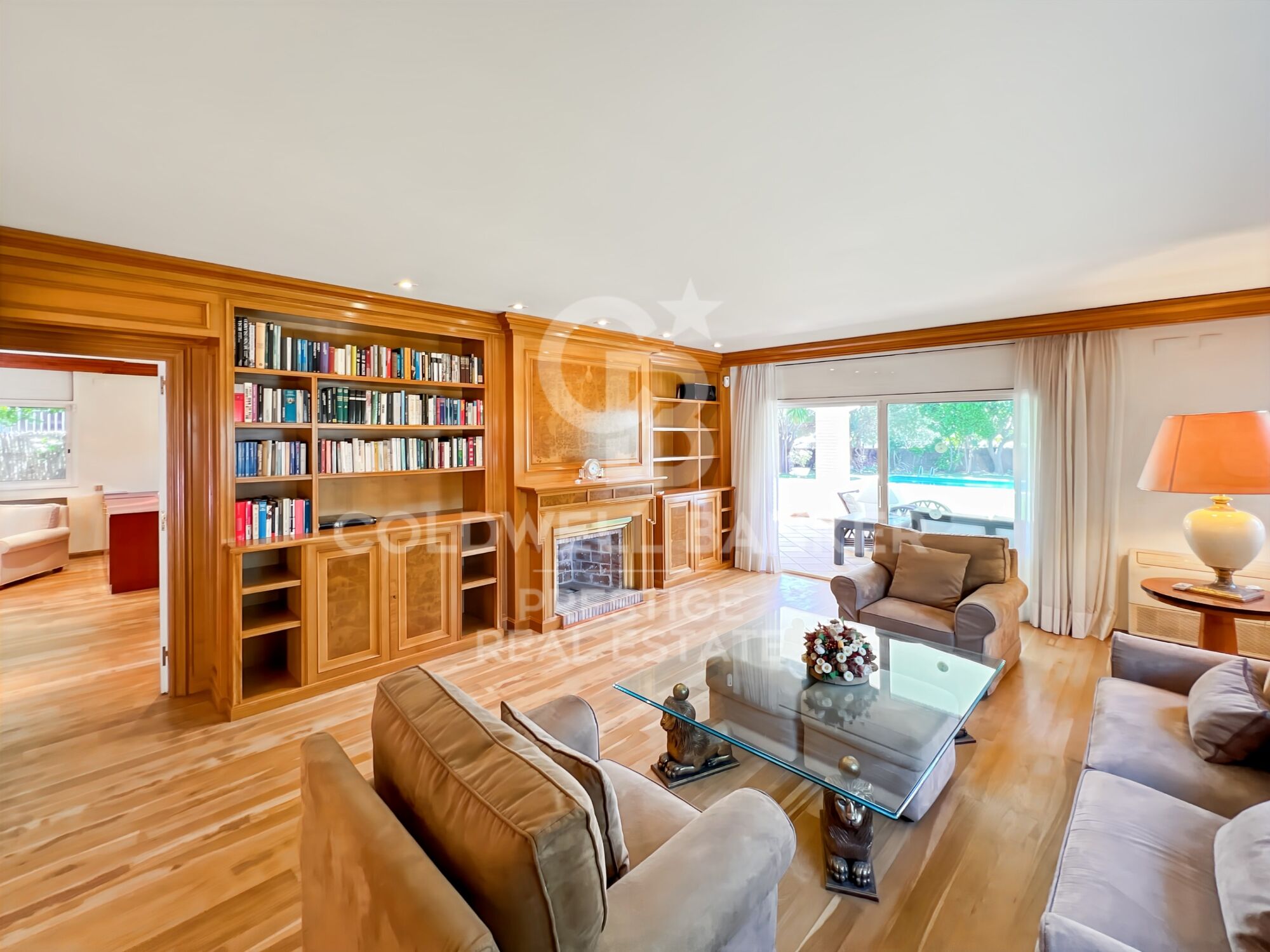 Exclusive Family Villa with Garden and Pool for sale near the Beach of Sitges