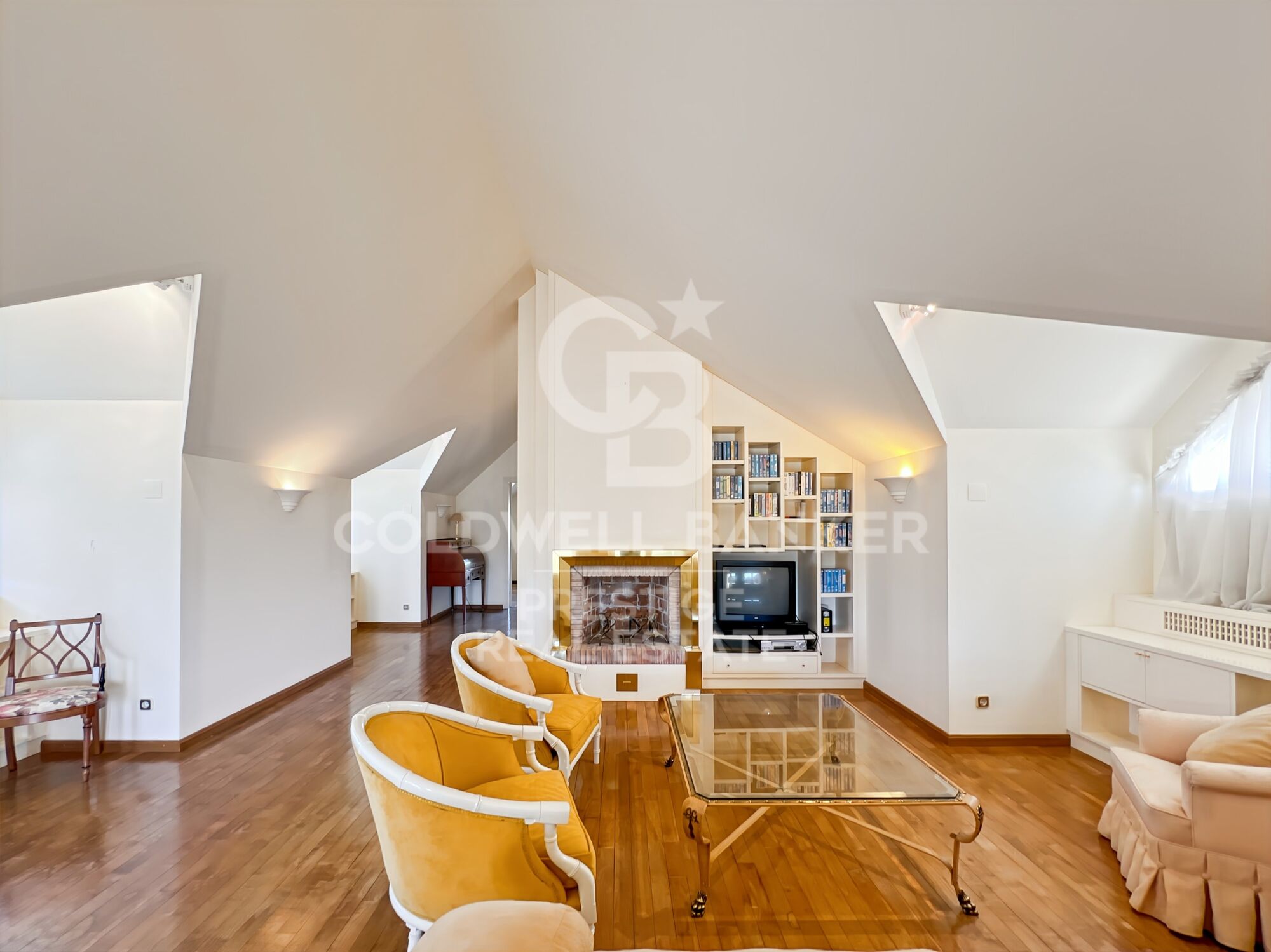 Villa con jardín y piscina a la venta en Terramar Sitges