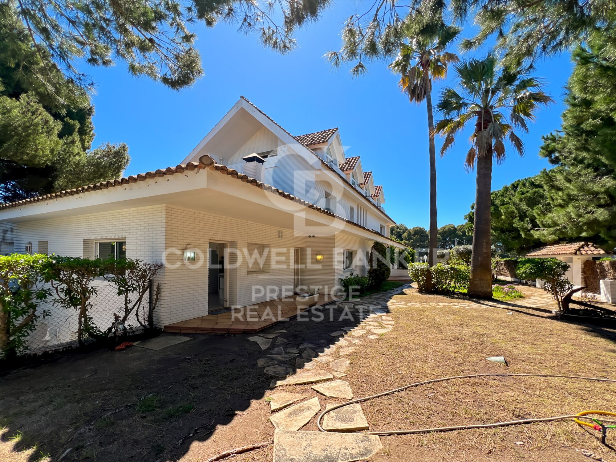 Villa familiale exclusive avec jardin, piscine à Terramar, Sitges