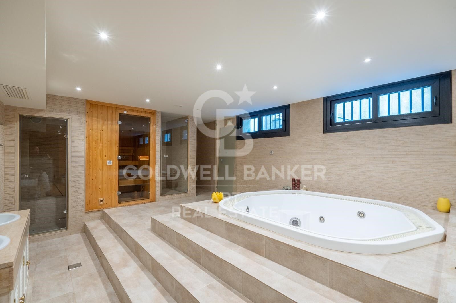 Maravillosa Villa en primera linea de golf de Santa Clara, Marbella