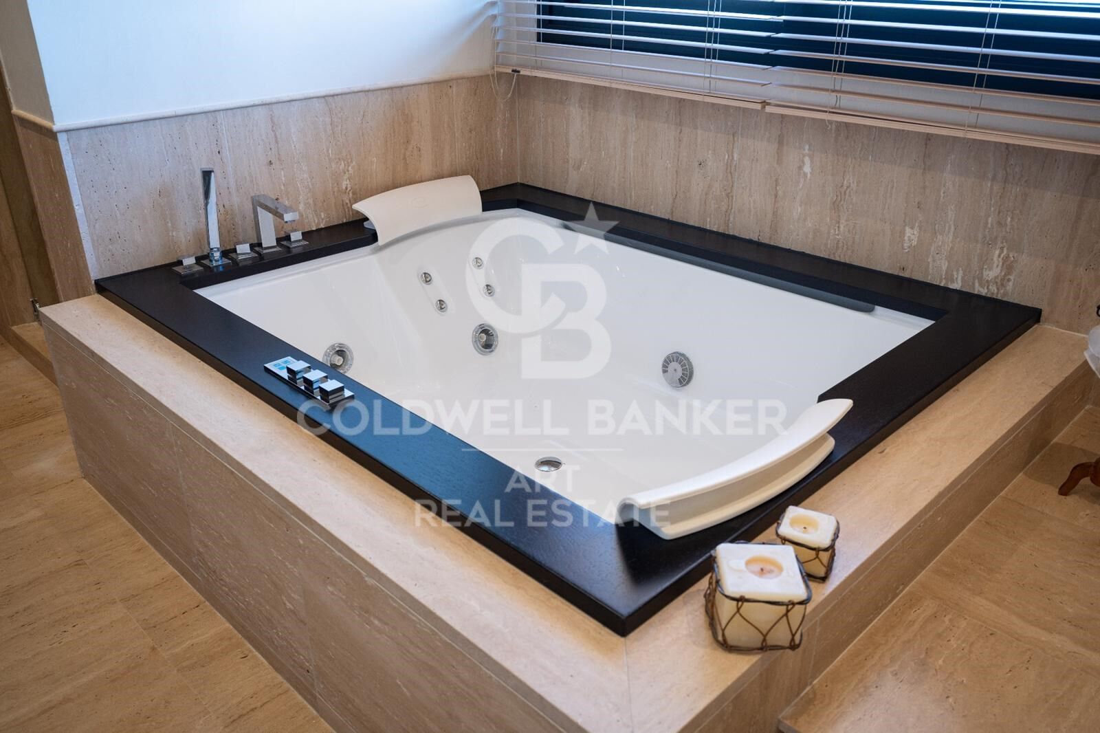 Maravillosa Villa en primera linea de golf de Santa Clara, Marbella