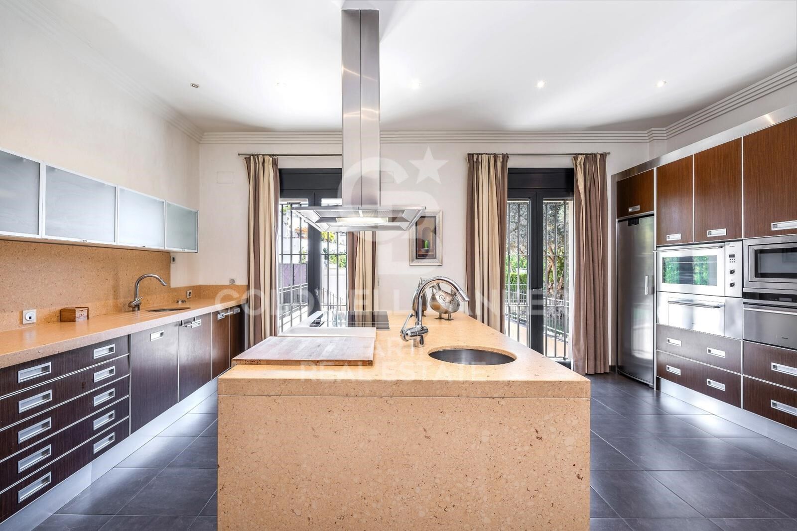 Maravillosa Villa en primera linea de golf de Santa Clara, Marbella