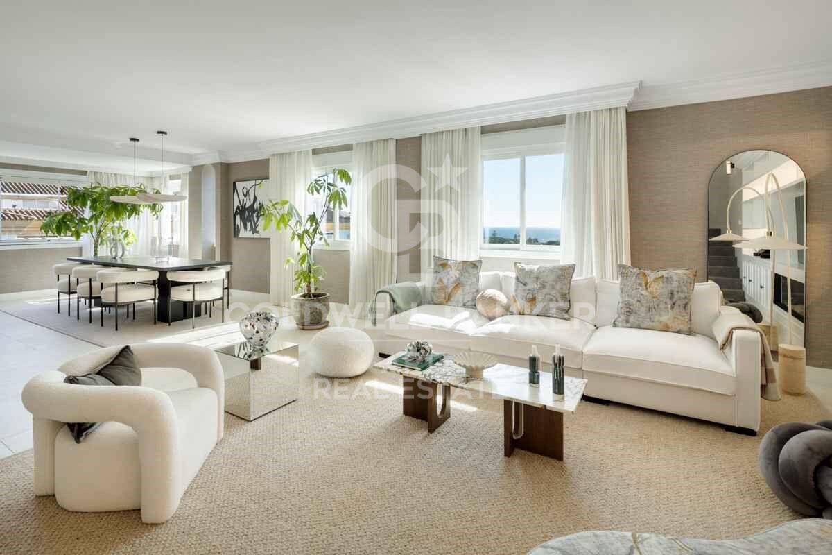 Exceptionnel Penthouse Duplex avec Vues Panoramiques sur la Mer et la Montagne sur la Milla d'Or de Marbella
