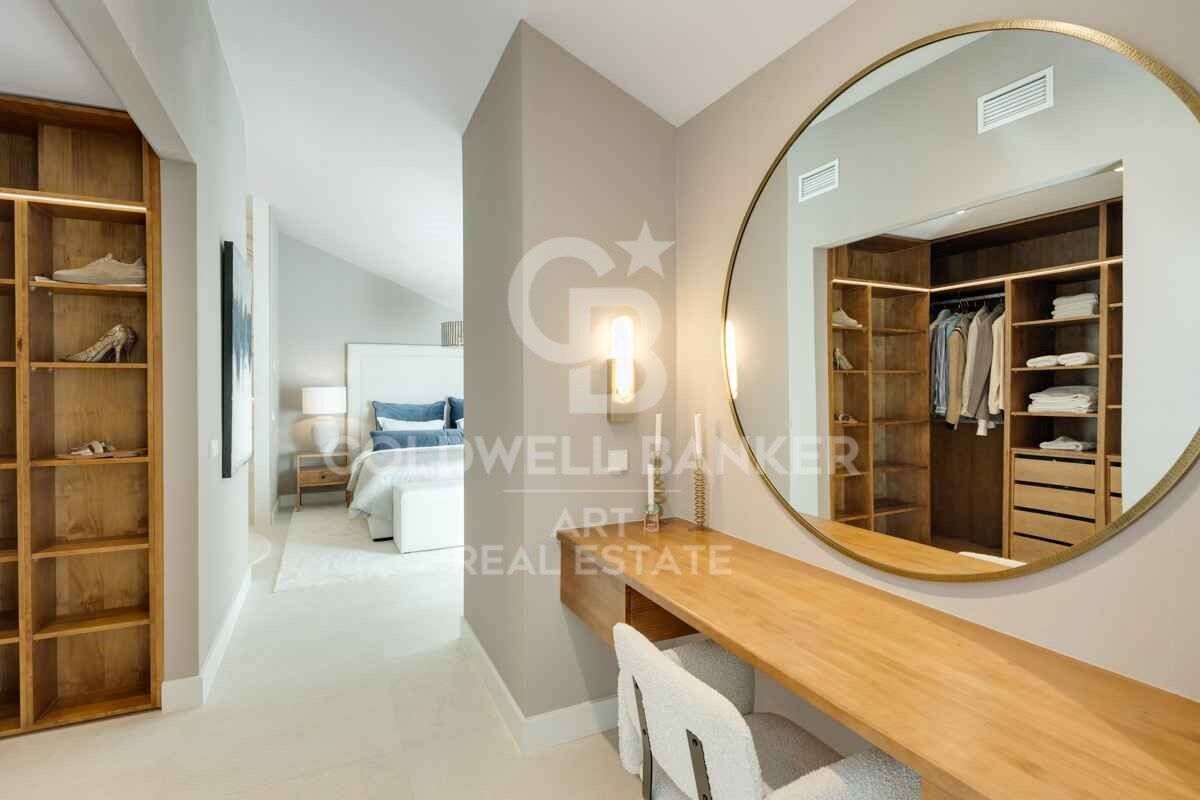 Exceptionnel Penthouse Duplex avec Vues Panoramiques sur la Mer et la Montagne sur la Milla d'Or de Marbella