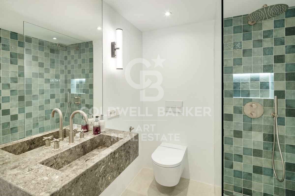 Exceptional Duplex Penthouse with Panoramic Sea and Mountain Views on Marbella's Golden Mile