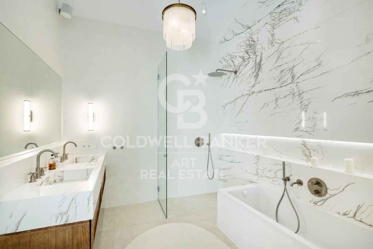 Exceptional Duplex Penthouse with Panoramic Sea and Mountain Views on Marbella's Golden Mile