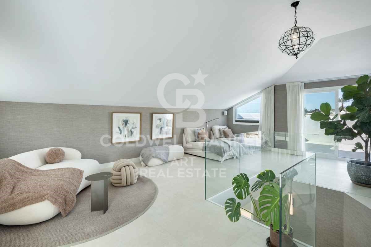 Exceptional Duplex Penthouse with Panoramic Sea and Mountain Views on Marbella's Golden Mile
