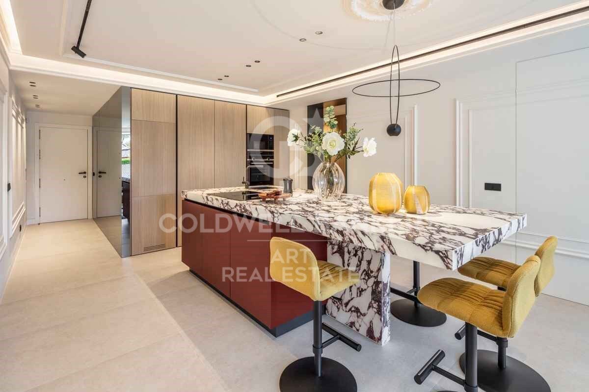 Impresionante Apartamento con Ubicación Privilegiada en el Resort Puente Romano, Milla de Oro de Marbella