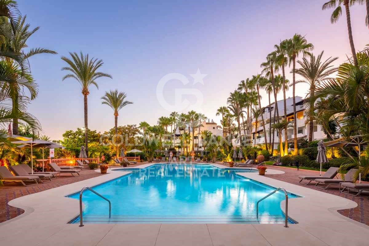 Impresionante Apartamento con Ubicación Privilegiada en el Resort Puente Romano, Milla de Oro de Marbella