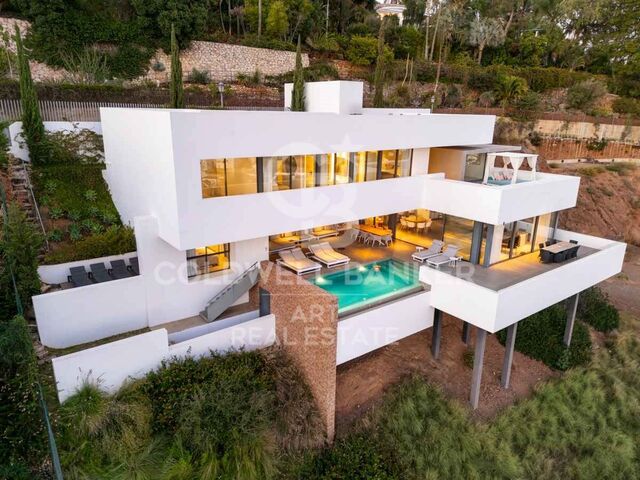 Espectacular villa contemporánea con vistas panorámicas al mar, El Herrojo, La Quinta