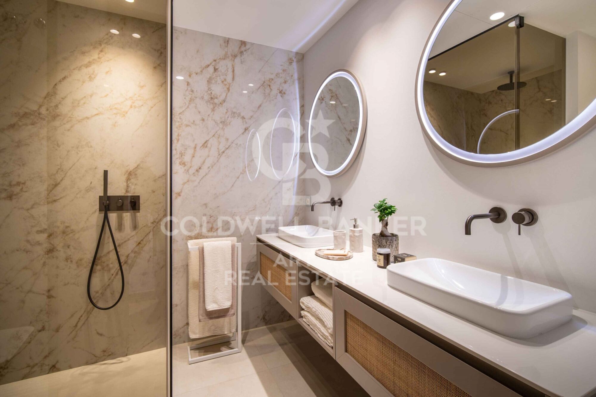 Lujoso ático con vistas panorámicas al mar en Buenavista, La Quinta