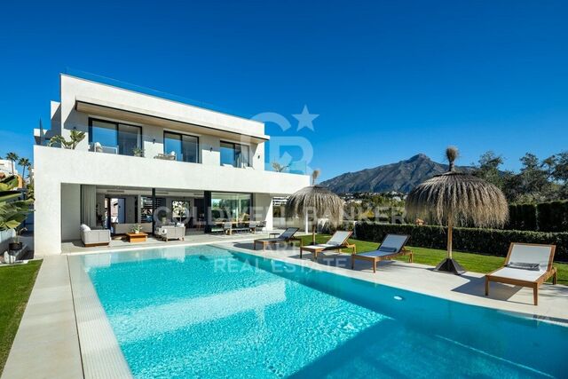 Superbe villa contemporaine avec vue sur la mer à La Cerquilla, Nueva Andalucía