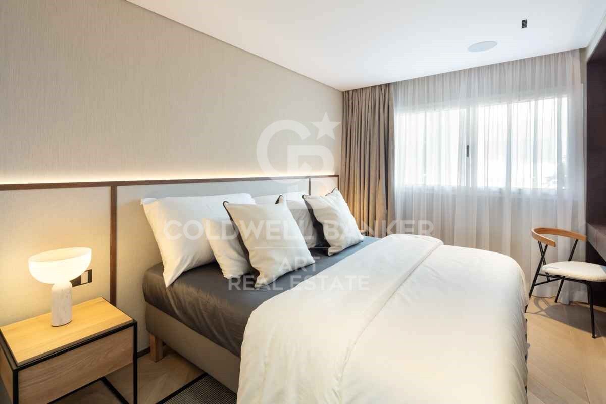 Exquisito Apartamento Moderno con Vistas al Mar en el Prestigioso Resort Puente Romano, Milla de Oro Marbella