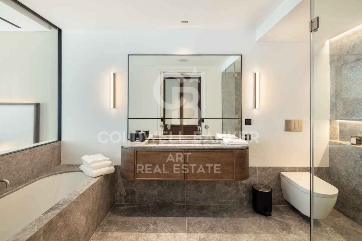 Exquisito Apartamento Moderno con Vistas al Mar en el Prestigioso Resort Puente Romano, Milla de Oro Marbella