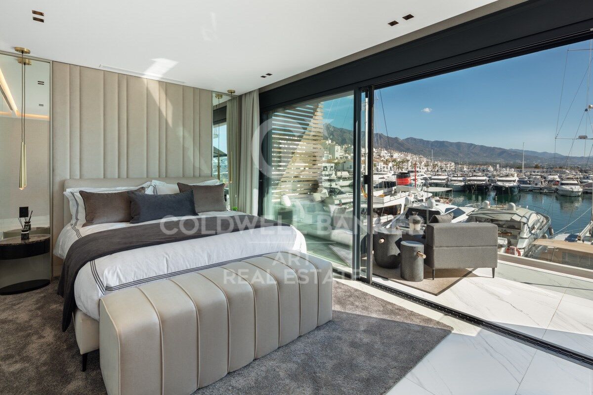Magnifique appartement contemporain dans la célèbre marina de Puerto Banús