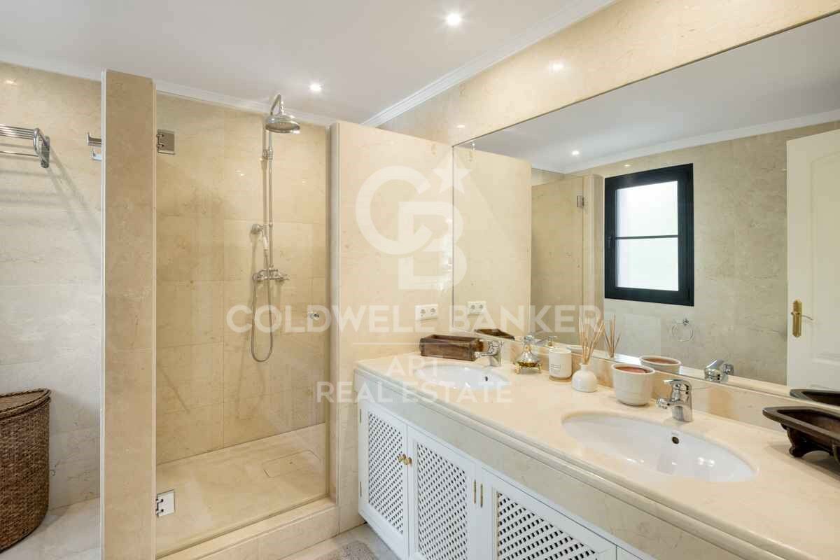 Espectacular Propiedad en la Prestigiosa La Quinta, Benahavís