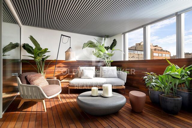 Last penthouse available in Casa Maury-Parés