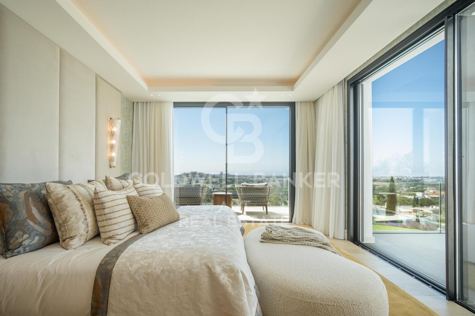 Exquisite new-build villa with breathtaking sea views in El Herrojo, La Quinta