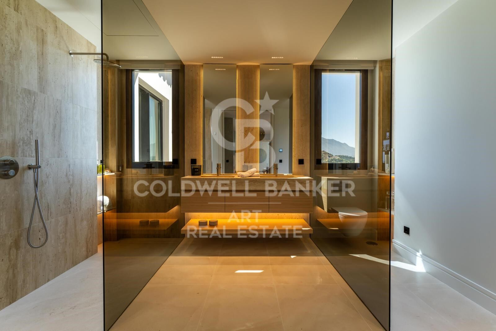 Exquisita villa de nueva construcción con impresionantes vistas al mar en El Herrojo, La Quinta