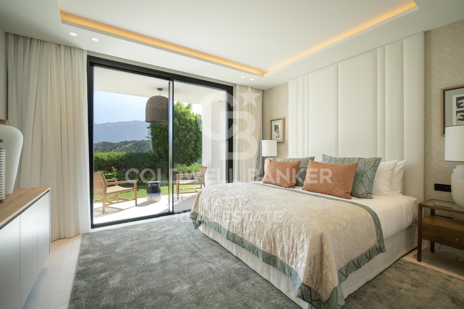 Exquisita villa de nueva construcción con impresionantes vistas al mar en El Herrojo, La Quinta
