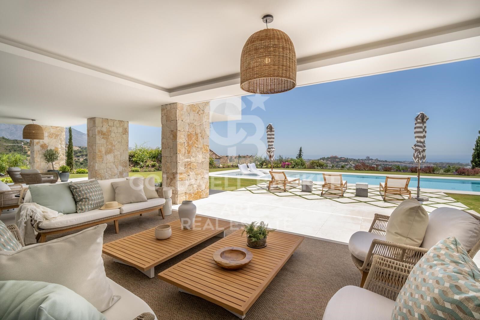 Exquise villa neuve avec vues imprenables sur la mer à El Herrojo, La Quinta