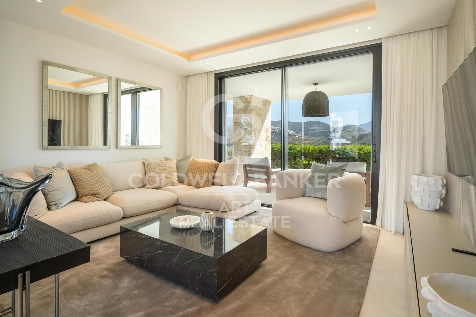 Prächtige Neubau-Villa mit atemberaubendem Panoramablick und luxuriösem Lifestyle in El Herrojo, La Quinta