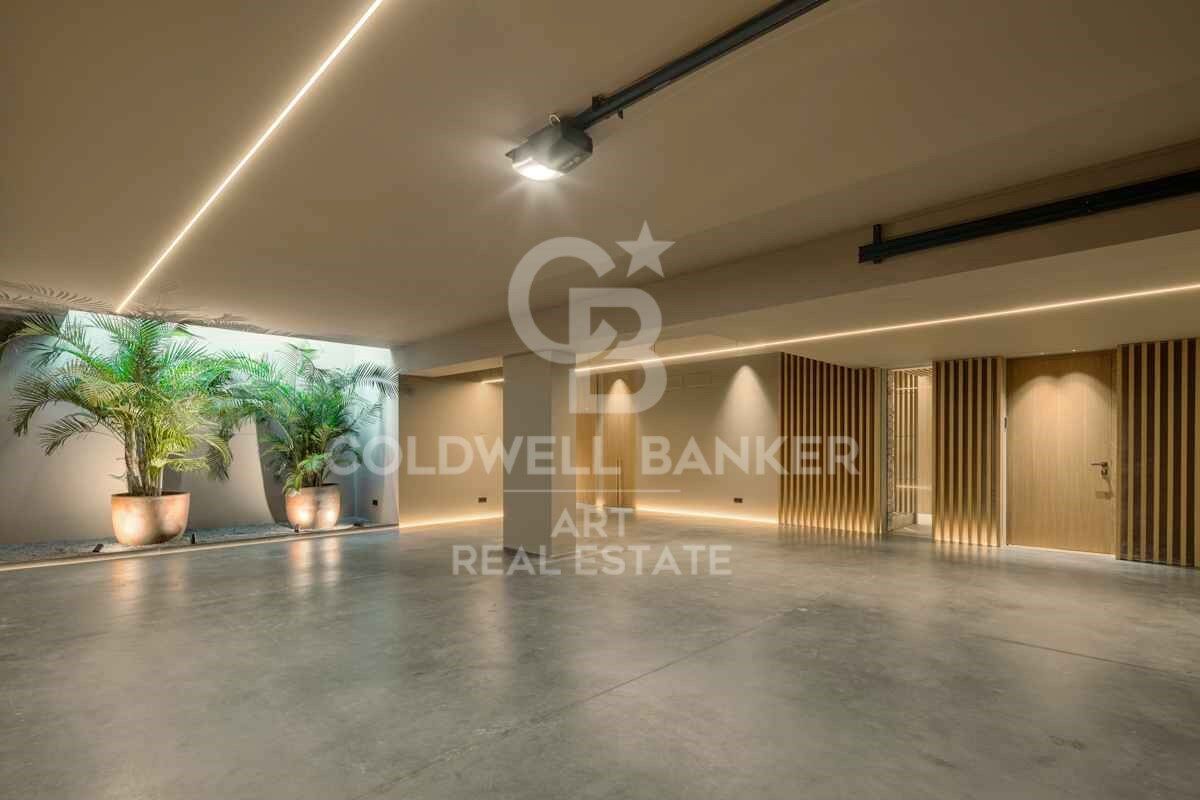 Incomparable architectural masterpiece with panoramic sea views in Nueva Andalucía