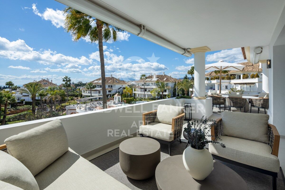 Magnifique appartement duplex dans le paisible Monte Paraíso, Milla d'Or Marbella