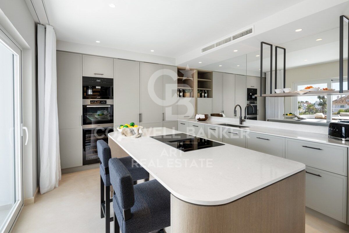 Marvelous Duplex Apartment in the Tranquil Monte Paraíso, Golden Mile Marbella