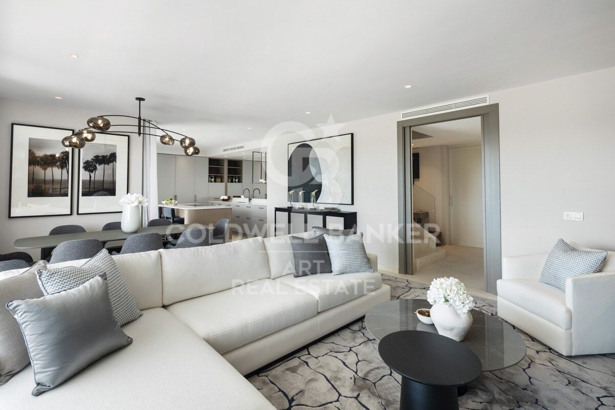 Maravilloso apartamento dúplex en el tranquilo Monte Paraíso, Milla de Oro Marbella