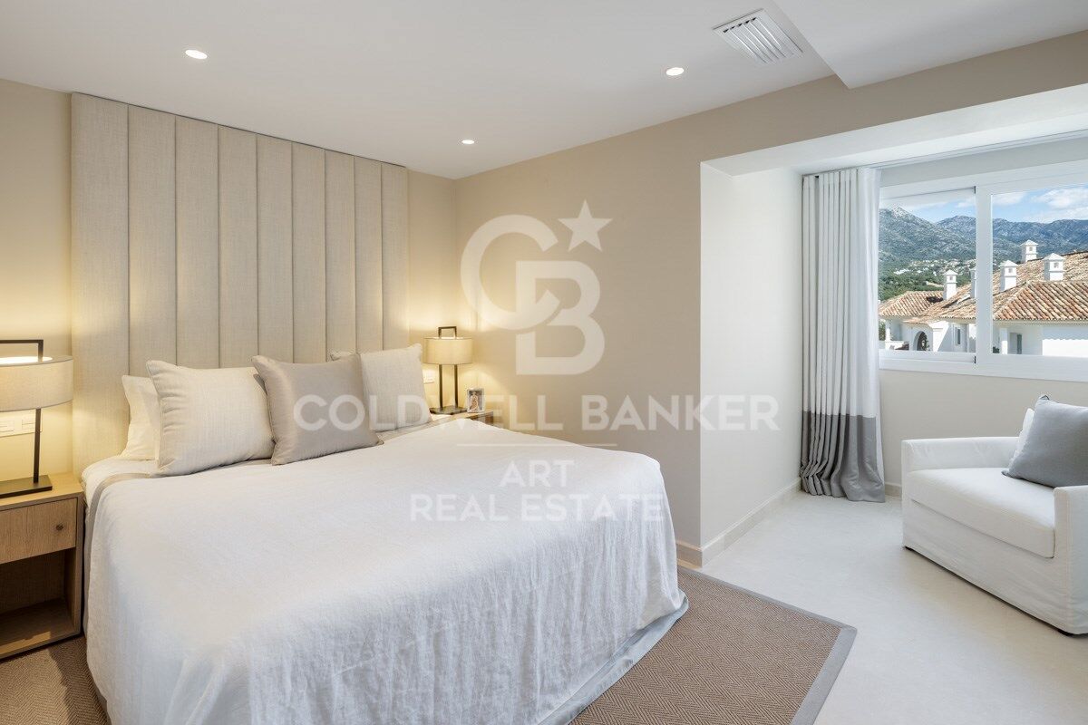 Maravilloso apartamento dúplex en el tranquilo Monte Paraíso, Milla de Oro Marbella