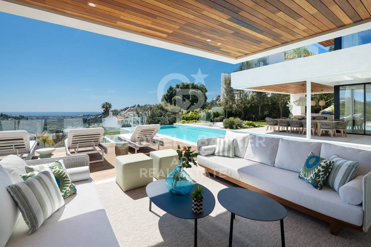 Villa contemporaine impressionnante avec vue sur la mer dans un emplacement exclusif à Lomas de La Quinta