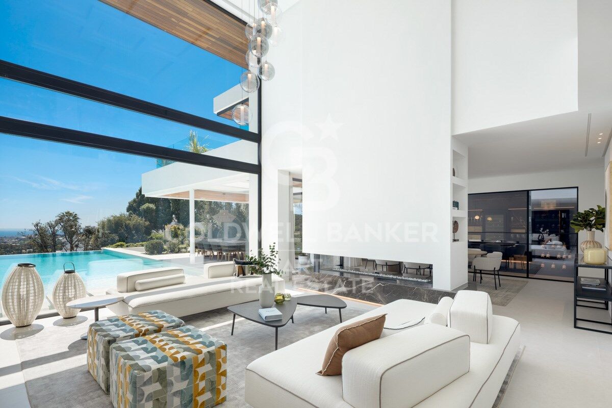 Stunning contemporary villa with sea views in an exclusive location in Lomas de La Quinta