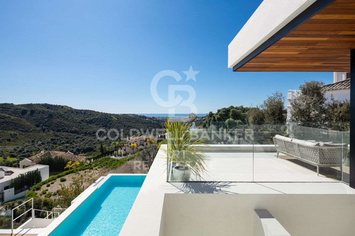 Impresionante villa contemporánea con vistas al mar en una ubicación exclusiva en Lomas de La Quinta