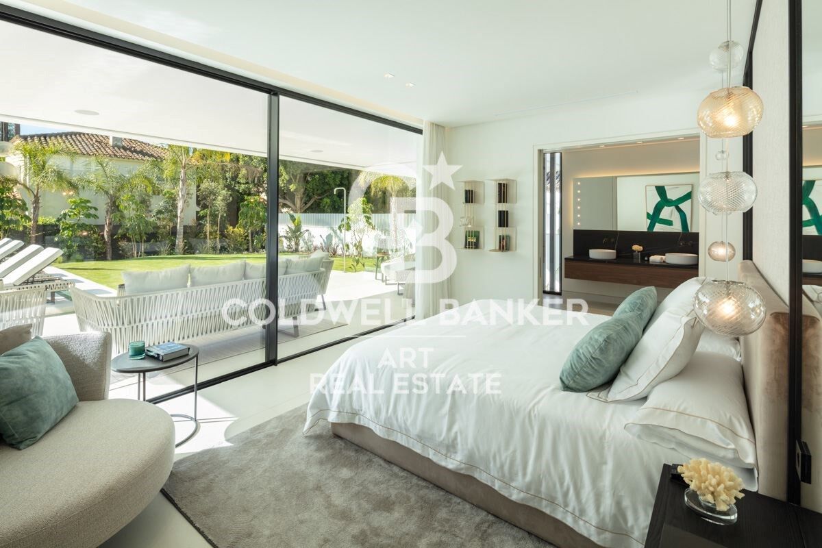 Stunning Modern Villa in the Prestigious Las Brisas, Nueva Andalucía