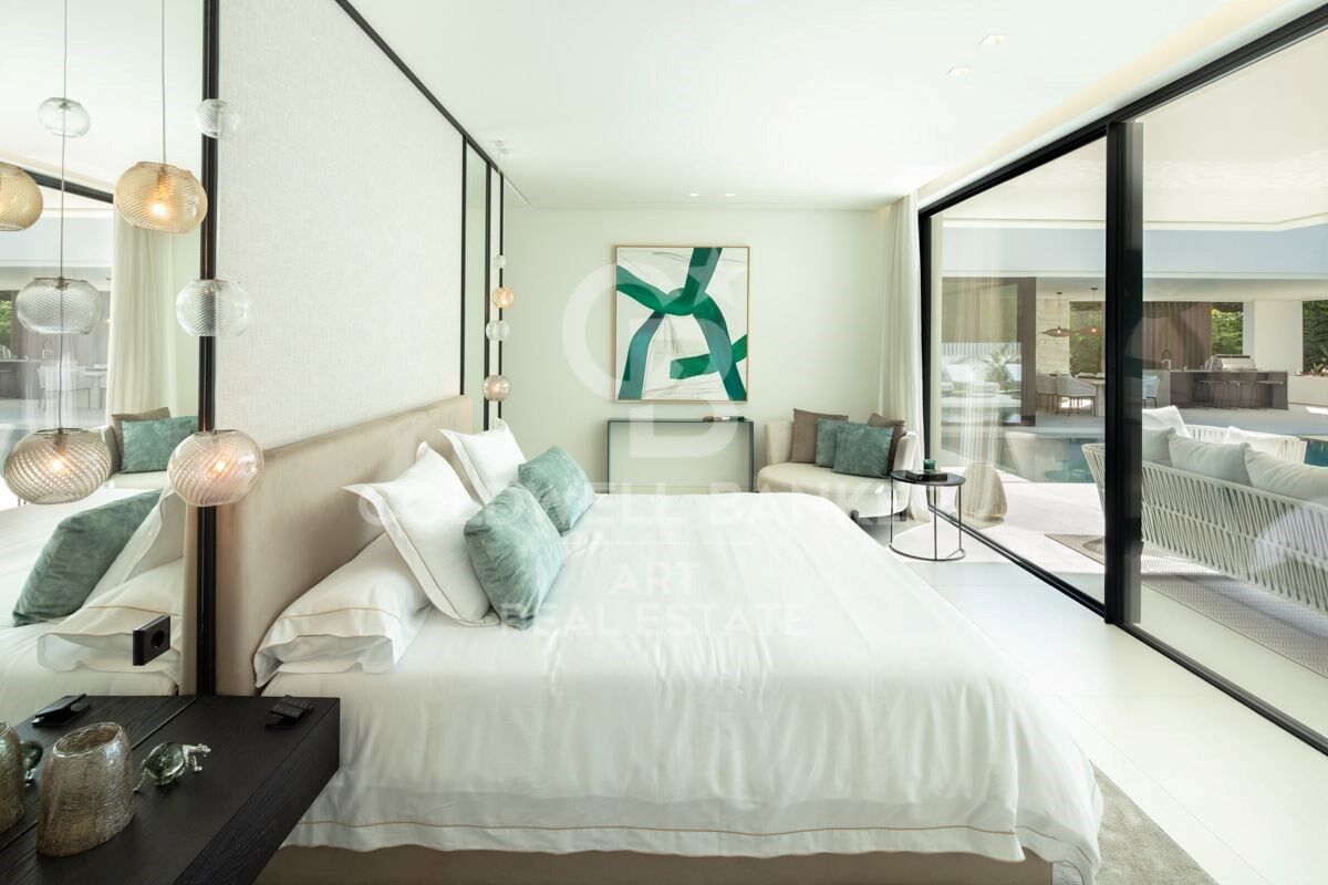 Stunning Modern Villa in the Prestigious Las Brisas, Nueva Andalucía