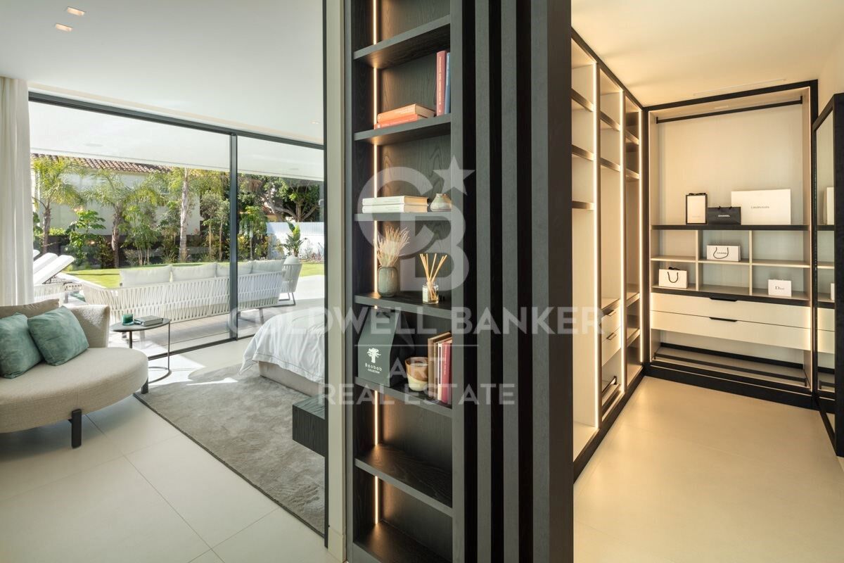 Stunning Modern Villa in the Prestigious Las Brisas, Nueva Andalucía