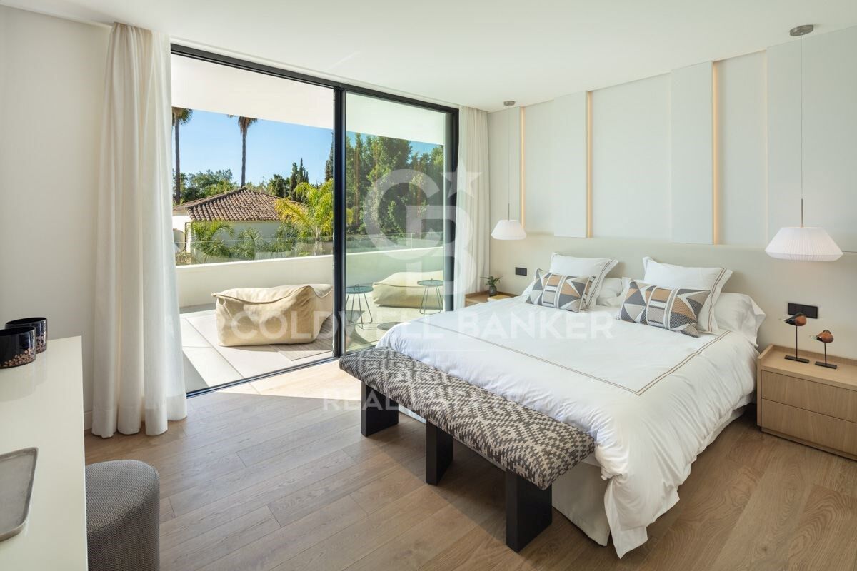 Stunning Modern Villa in the Prestigious Las Brisas, Nueva Andalucía