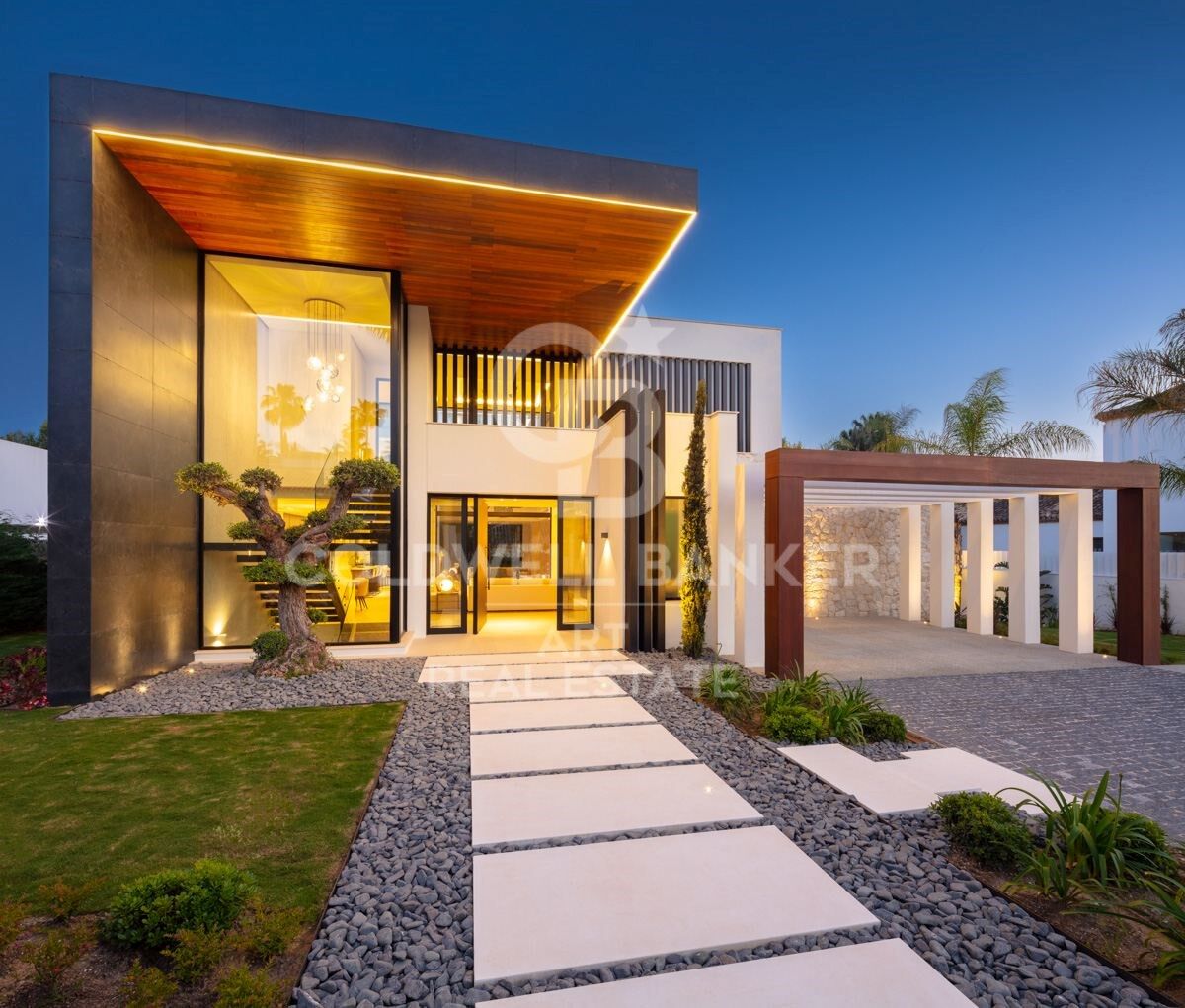 Stunning Modern Villa in the Prestigious Las Brisas, Nueva Andalucía