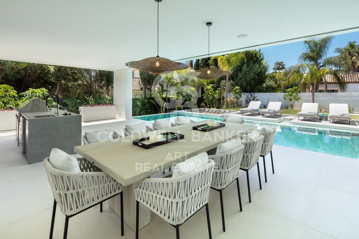Superbe villa moderne dans le quartier recherché de Las Brisas, Nueva Andalucía