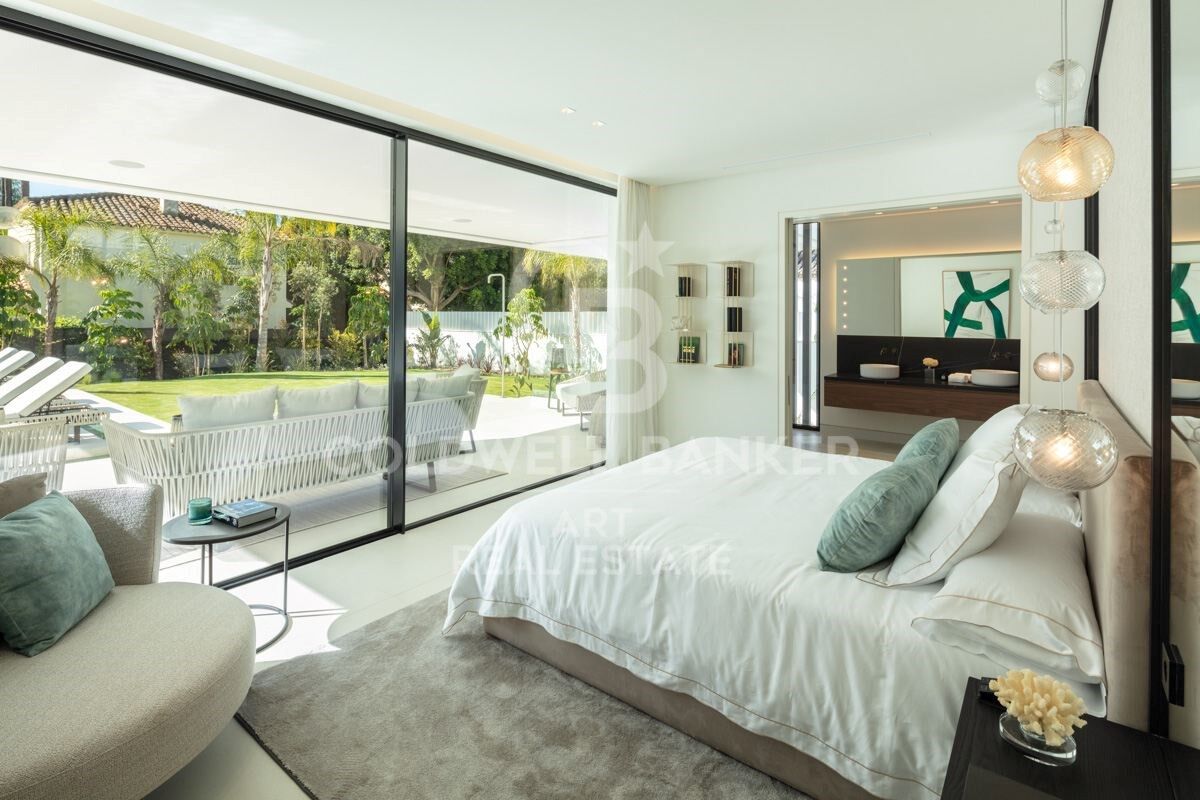 Superbe villa moderne dans le quartier recherché de Las Brisas, Nueva Andalucía