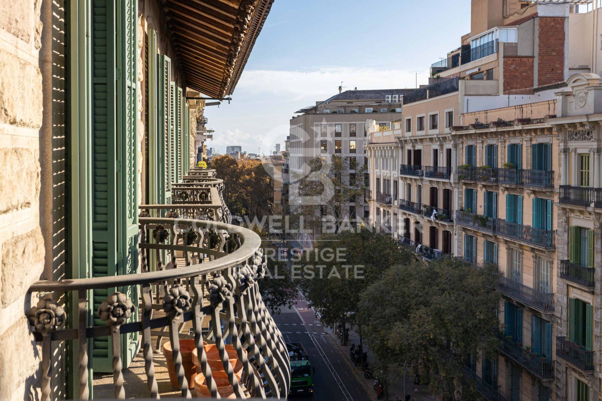 Penthouse for rent in modernist building in L'Eixample Derecho