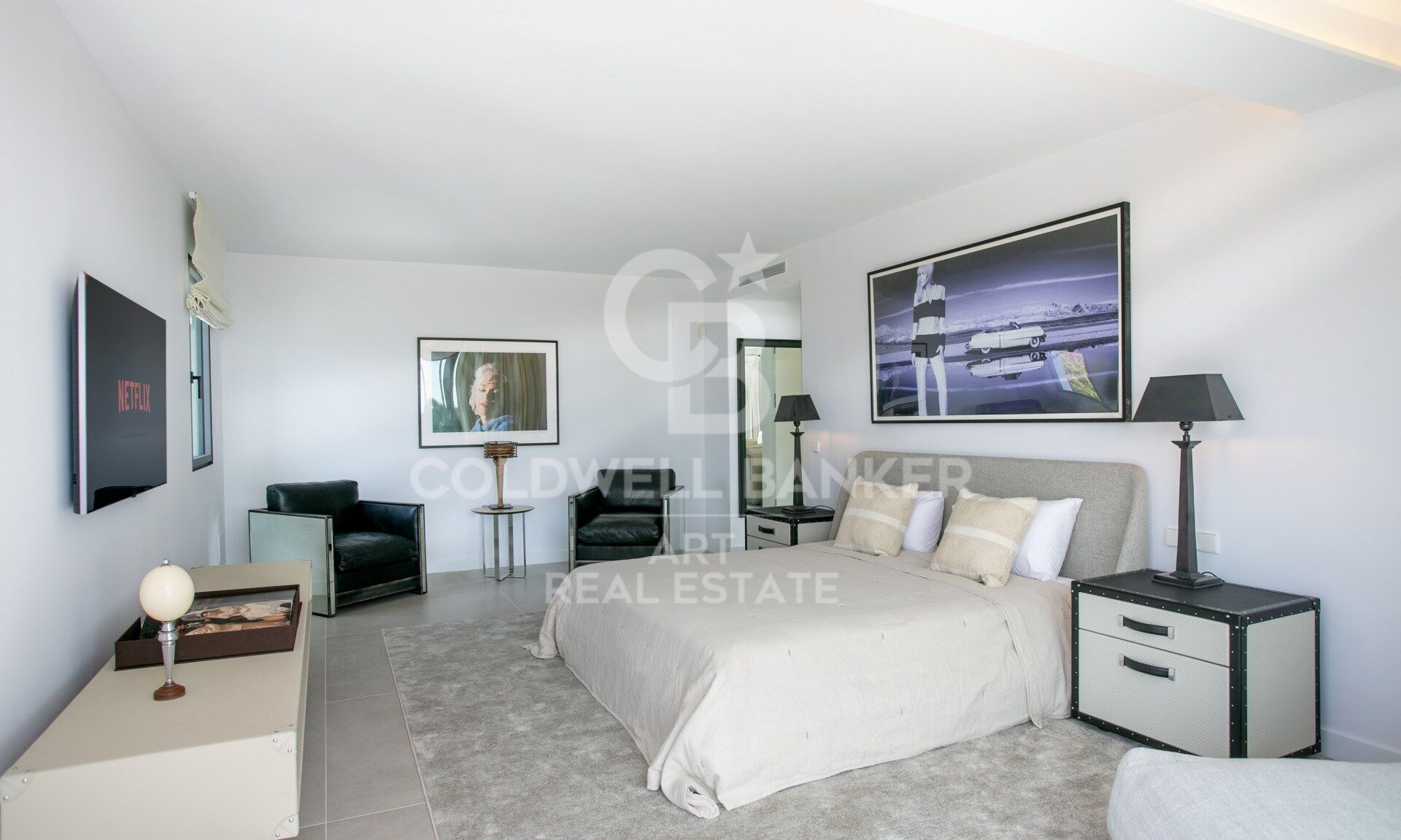 Luxury Villa with Sea Views in Marbella's Golden Mile