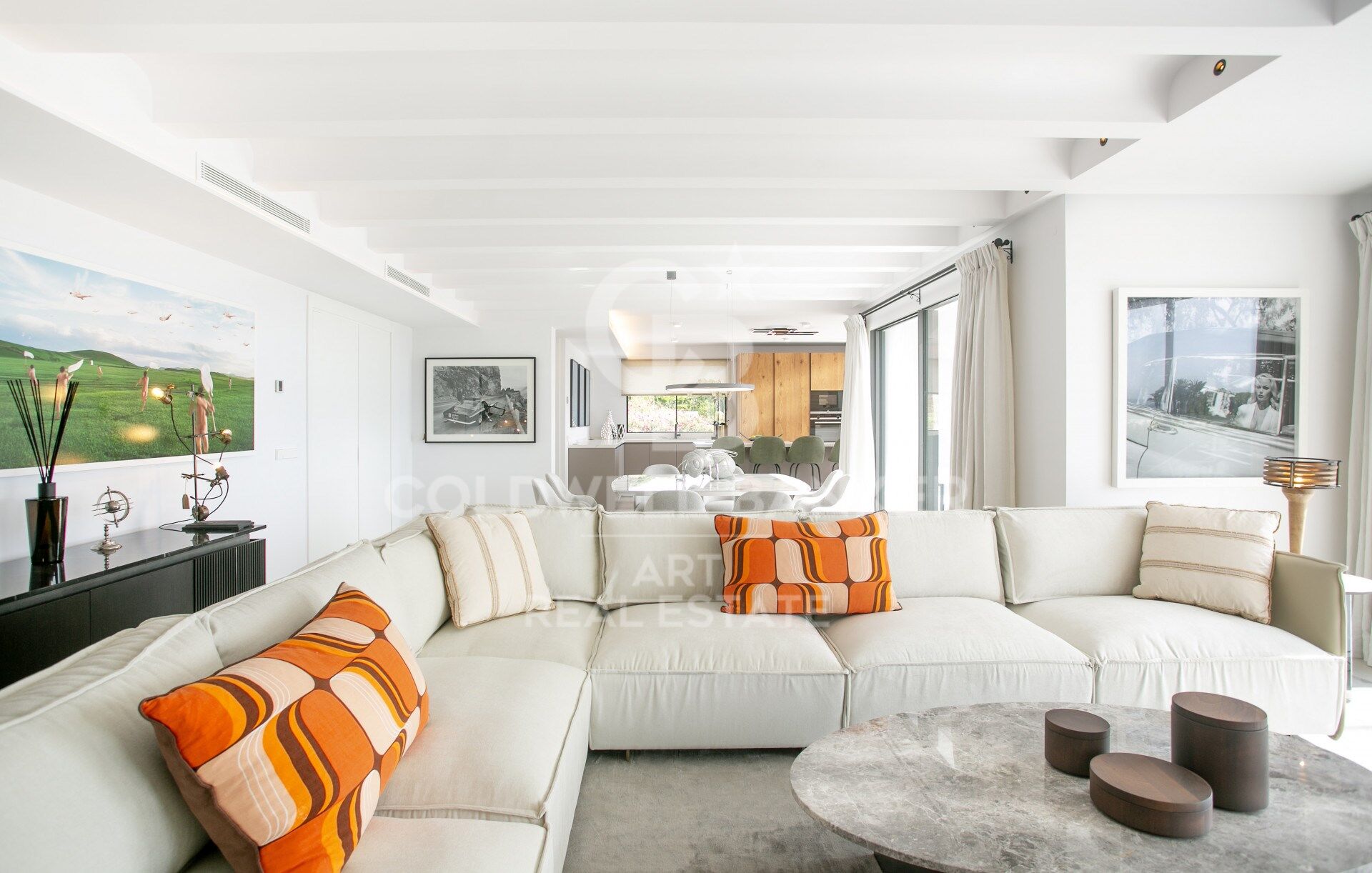 Luxury Villa with Sea Views in Marbella's Golden Mile