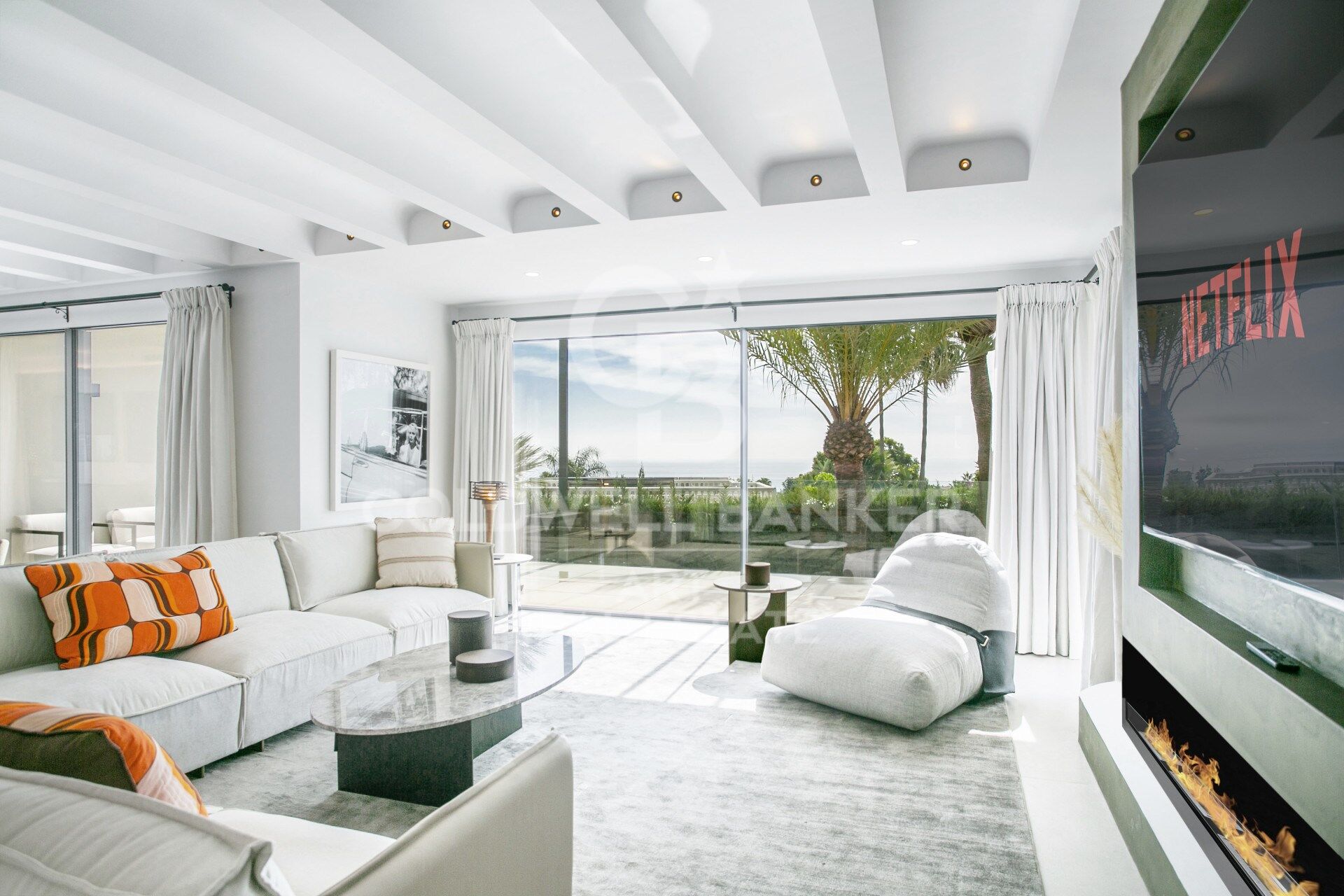 Luxury Villa with Sea Views in Marbella's Golden Mile