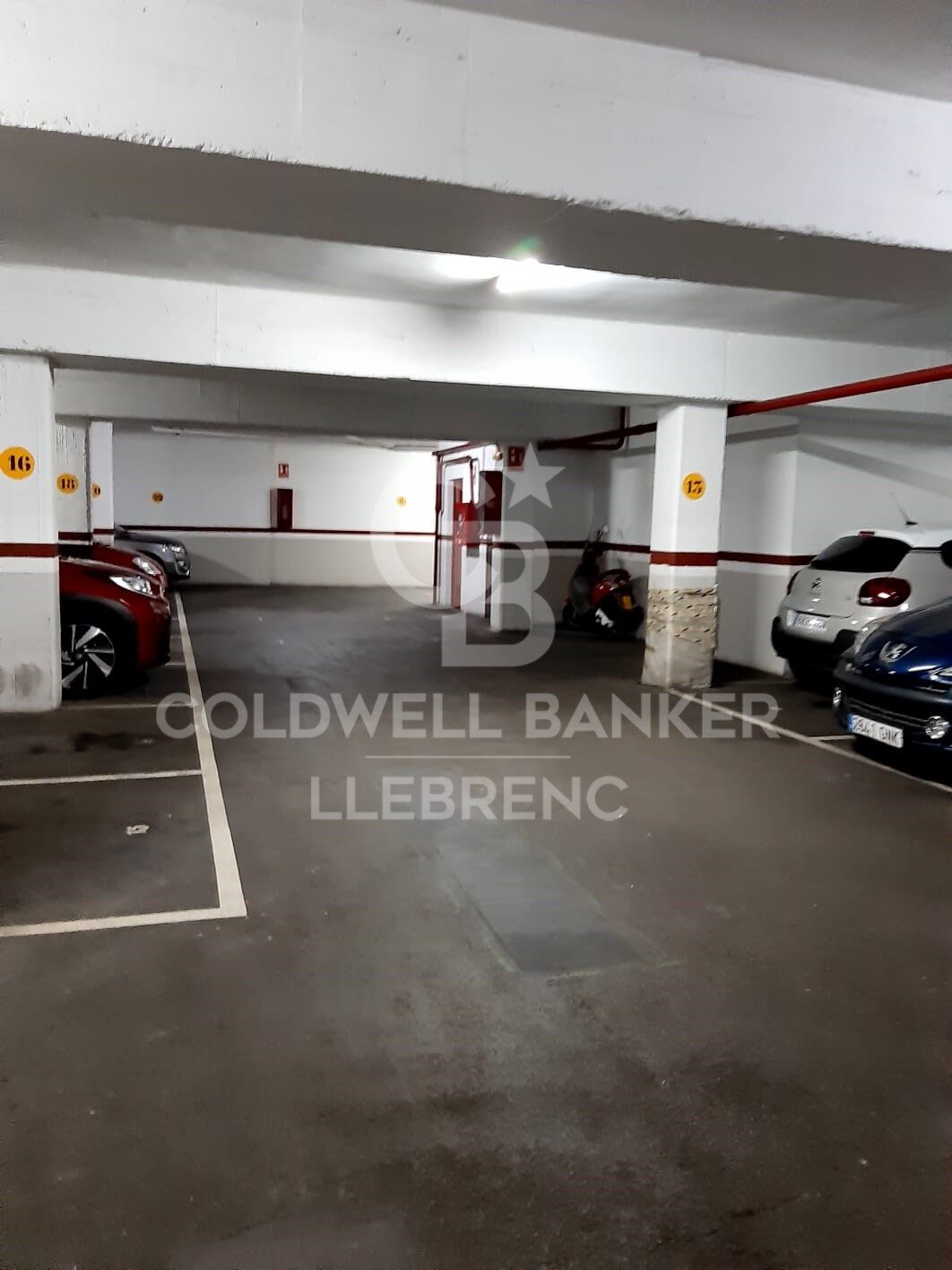 Plaza de aparcamiento en venta en la calle Gomis