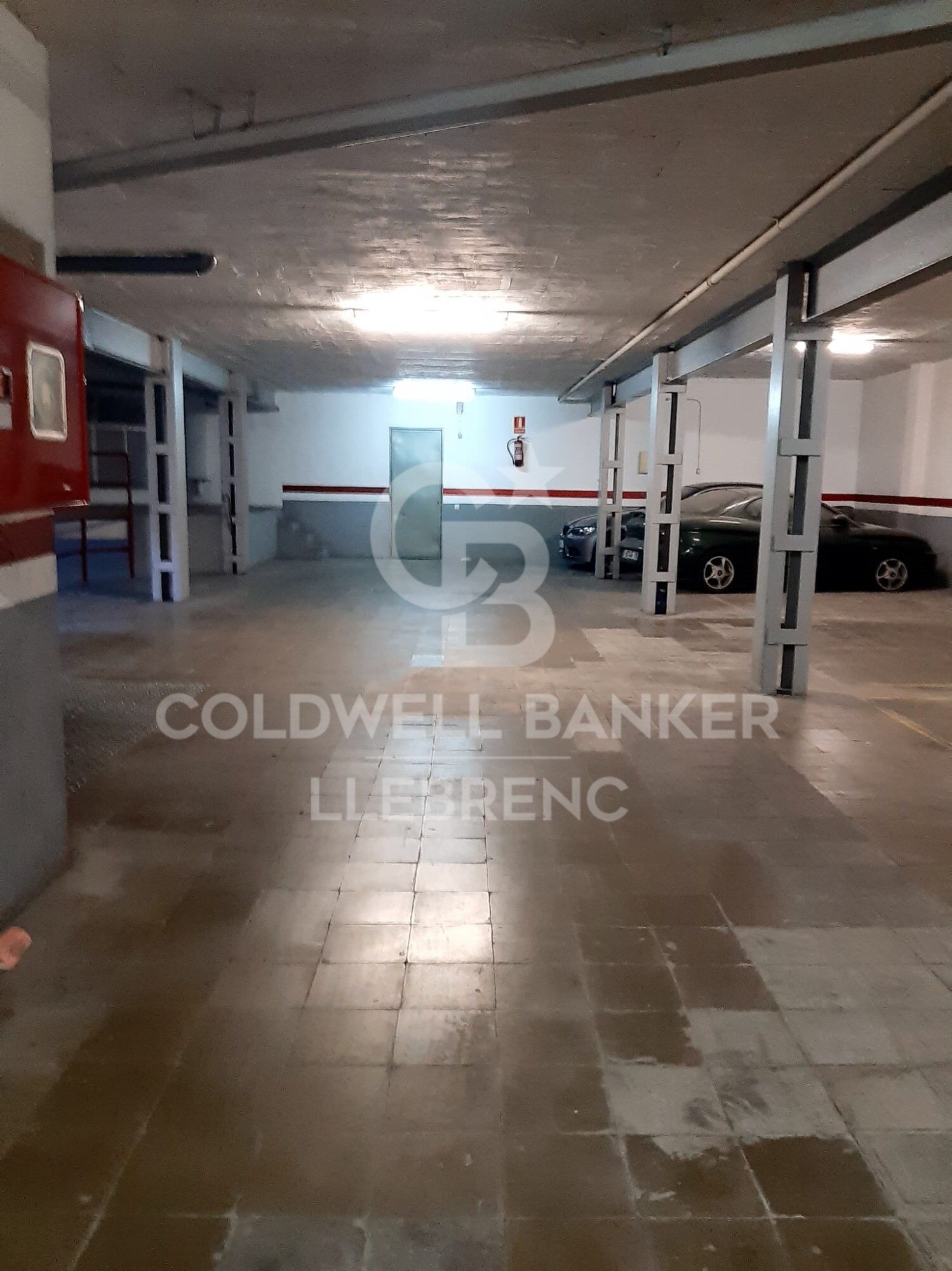 Plaza de aparcamiento en venta en la calle Esteve Terradas