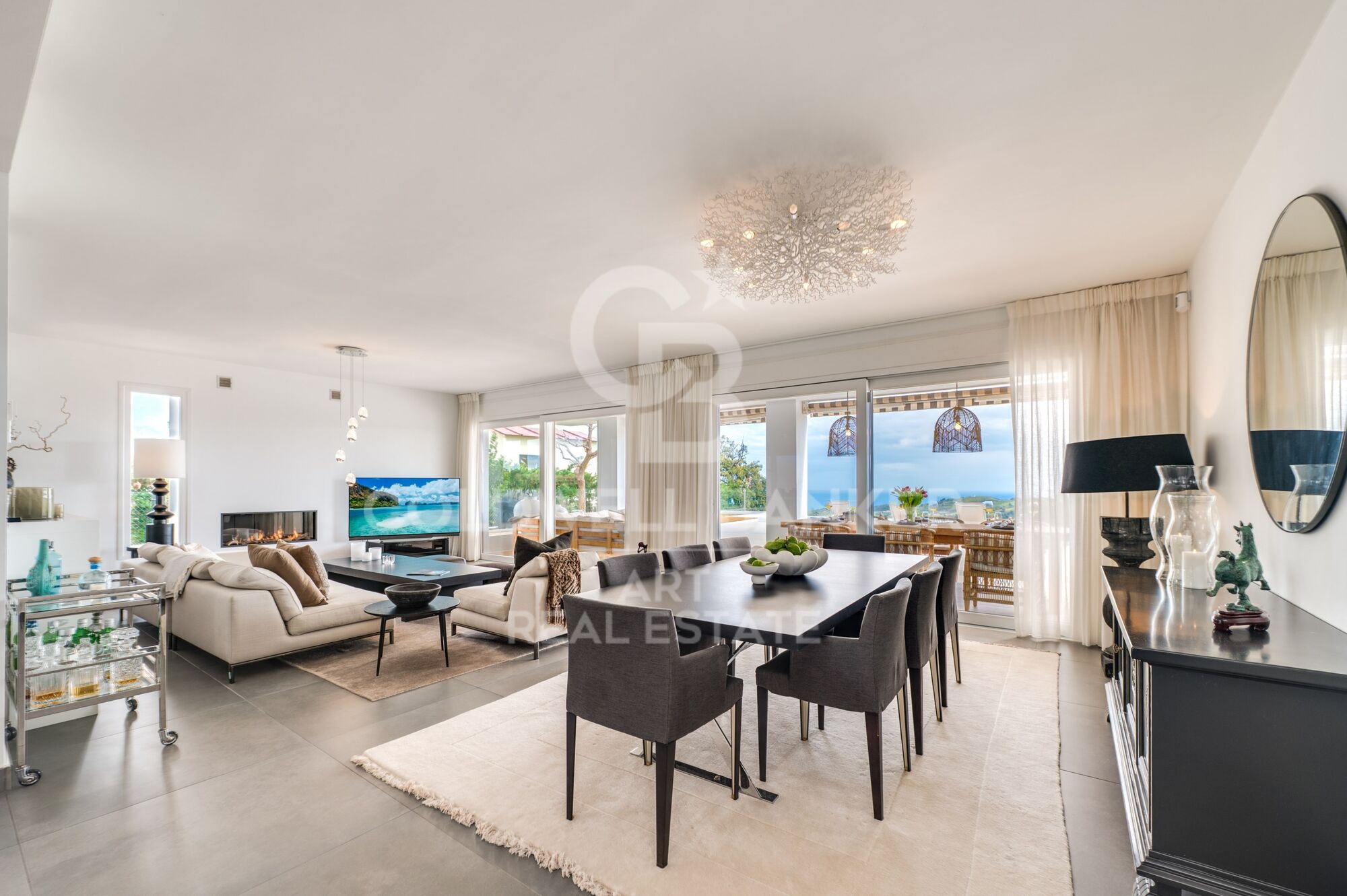 Villa moderna con sostenibilidad y vistas panorámicas al mar, Ojén, Marbella