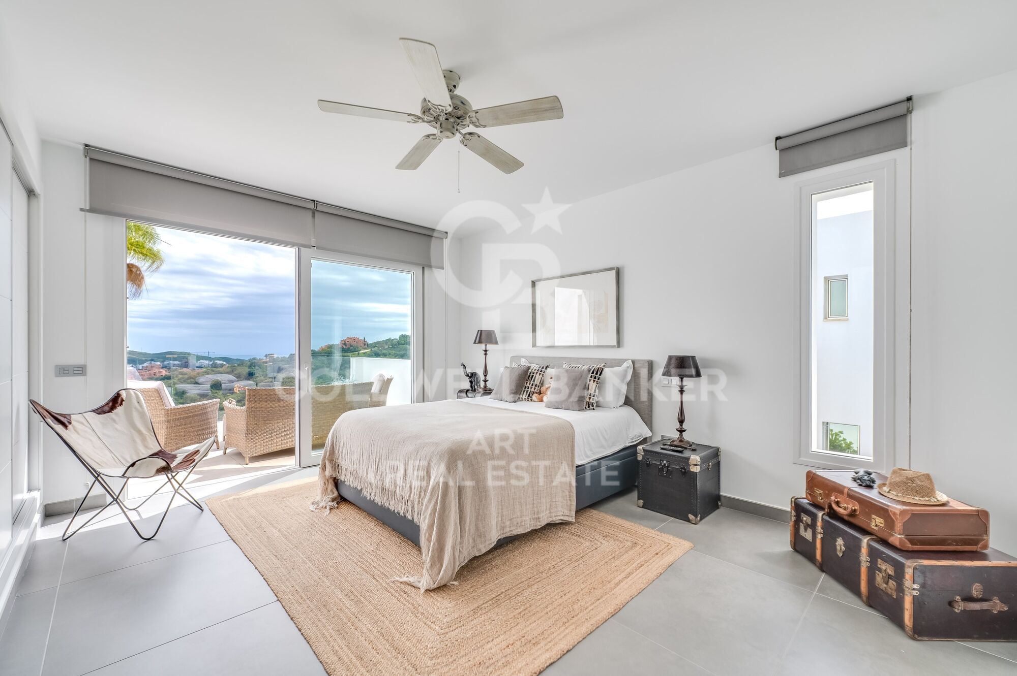 Villa moderna con sostenibilidad y vistas panorámicas al mar, Ojén, Marbella