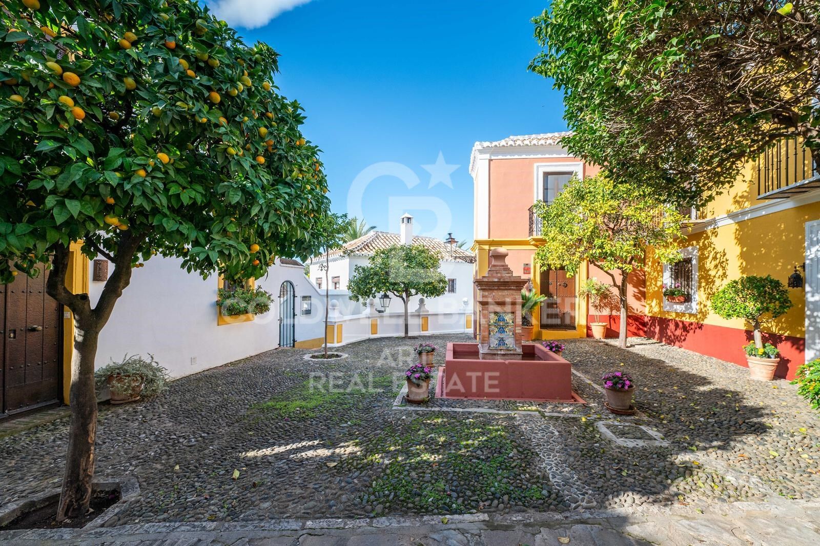 Charming townhouse with modern touches minutes from Puente Romano, Marbella